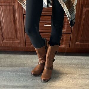 Trendy Leather Boot - US size 9